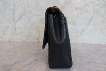 将图片加载到图库查看器,CHANEL/香奈儿 垂直针迹 链条包 荔枝皮 Black/Gold hadware(黑色/金色金属) 肩背包 800010123