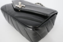 將圖片載入圖庫檢視器 CHANEL/シャネル Vステッチチェーンショルダーバッグ キャビアスキン ブラック/シルバー金具 ショルダーバッグ 800100084