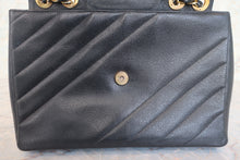 将图片加载到图库查看器,CHANEL/香奈儿 垂直针迹 链条包 荔枝皮 Black/Gold hadware(黑色/金色金属) 肩背包 800010123