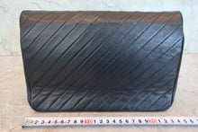 將圖片載入圖庫檢視器 CHANEL/シャネル バイアスステッチプッシュロックチェーンショルダーバッグ ラムスキン ブラック/ゴールド金具 ショルダーバッグ 800080167