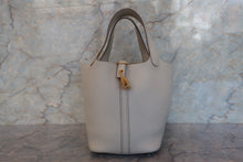 將圖片載入圖庫檢視器 HERMES/エルメス ピコタンロックPM トリヨンクレマンス ベトン U刻印 ハンドバッグ 700100016