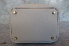 將圖片載入圖庫檢視器 HERMES/エルメス ピコタンロックPM トリヨンクレマンス ベトン U刻印 ハンドバッグ 700100016