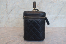 画像をギャラリービューアに読み込む, CHANEL/シャネル マトラッセバニティチェーンショルダーバッグ キャビアスキン ブラック/ゴールド金具 ショルダーバッグ 800010133