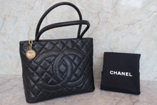 画像をギャラリービューアに読み込む, CHANEL/シャネル 復刻トート キャビアスキン ブラック/ゴールド金具 トートバッグ 700110017