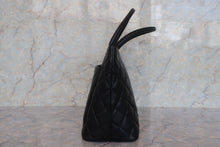 画像をギャラリービューアに読み込む, CHANEL/シャネル 復刻トート キャビアスキン ブラック/ゴールド金具 トートバッグ 700110017