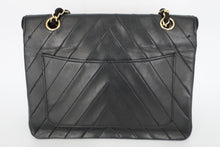 將圖片載入圖庫檢視器 CHANEL/シャネル Vステッチチェーンショルダーバッグ ラムスキン ブラック/ゴールド金具 ショルダーバッグ 800090241