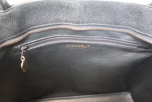 画像をギャラリービューアに読み込む, CHANEL/シャネル 復刻トート キャビアスキン ブラック/ゴールド金具 トートバッグ 700110017