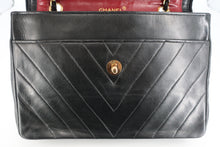 將圖片載入圖庫檢視器 CHANEL/シャネル Vステッチチェーンショルダーバッグ ラムスキン ブラック/ゴールド金具 ショルダーバッグ 800090241