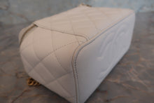 画像をギャラリービューアに読み込む, CHANEL/シャネル ミニマトラッセチェーンショルダーバッグ キャビアスキン ホワイト/ゴールド金具 ショルダーバッグ 700110038