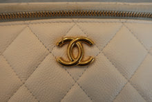 画像をギャラリービューアに読み込む, CHANEL/シャネル ミニマトラッセチェーンショルダーバッグ キャビアスキン ホワイト/ゴールド金具 ショルダーバッグ 700110038