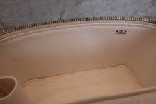 画像をギャラリービューアに読み込む, CHANEL/シャネル ミニマトラッセチェーンショルダーバッグ キャビアスキン ホワイト/ゴールド金具 ショルダーバッグ 700110038