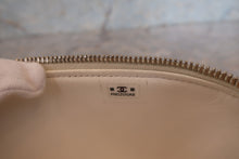 画像をギャラリービューアに読み込む, CHANEL/シャネル ミニマトラッセチェーンショルダーバッグ キャビアスキン ホワイト/ゴールド金具 ショルダーバッグ 700110038