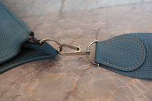 画像をギャラリービューアに読み込む, HERMES/エルメス エブリン3PM トリヨンクレマンス ブルージーン □M刻印 ショルダーバッグ 700110037