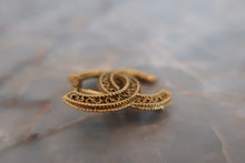 Load image into Gallery viewer, CHANEL CC mark brooch Gold plate Gold Brooch 600040086