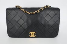 Load image into Gallery viewer, CHANEL Matelasse Full Flap Chain shoulder bag Lambskin Black/Gold hardware Shoulder bag 800090185