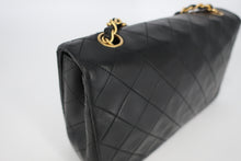 Load image into Gallery viewer, CHANEL Matelasse Full Flap Chain shoulder bag Lambskin Black/Gold hardware Shoulder bag 800090185