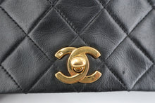 Load image into Gallery viewer, CHANEL Matelasse Full Flap Chain shoulder bag Lambskin Black/Gold hardware Shoulder bag 800090185