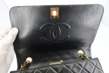 Load image into Gallery viewer, CHANEL Matelasse Full Flap Chain shoulder bag Lambskin Black/Gold hardware Shoulder bag 800090185