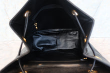 画像をギャラリービューアに読み込む, CHANEL/シャネル ココマークチェーンリュック キャビアスキン ブラック/ゴールド金具 リュック 700110033