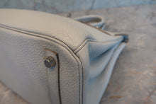 Load image into Gallery viewer, HERMES BIRKIN 30 Clemence leather Pearl gray □Q Engraving Hand bag 700080192