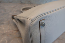 Load image into Gallery viewer, HERMES BIRKIN 30 Clemence leather Pearl gray □Q Engraving Hand bag 700080192