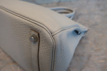 Load image into Gallery viewer, HERMES BIRKIN 30 Clemence leather Pearl gray □Q Engraving Hand bag 700080192