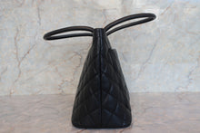 画像をギャラリービューアに読み込む, CHANEL/シャネル 復刻トート キャビアスキン ブラック/ゴールド金具 トートバッグ 700110019
