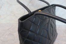 画像をギャラリービューアに読み込む, CHANEL/シャネル 復刻トート キャビアスキン ブラック/ゴールド金具 トートバッグ 700110019