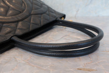 画像をギャラリービューアに読み込む, CHANEL/シャネル 復刻トート キャビアスキン ブラック/ゴールド金具 トートバッグ 700110019