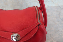 将图片加载到图库查看器,HERMES LINDY 26 Verso Clemence leather Rouge casaque/Rose lipstick □P刻印 Shoulder bag 800010159