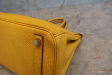 Load image into Gallery viewer, HERMES BIRKIN 25 Togo leather Soleil □M Engraving Hand bag 700060055