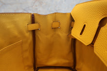 Load image into Gallery viewer, HERMES BIRKIN 25 Togo leather Soleil □M Engraving Hand bag 700060055