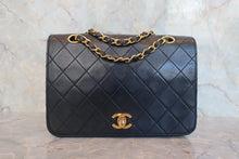 画像をギャラリービューアに読み込む, CHANEL/シャネル マトラッセチェーンショルダーバッグ ラムスキン ブラック/ゴールド金具 ショルダーバッグ 800040072
