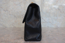 将图片加载到图库查看器,CHANEL/香奈儿 中号CF 单盖包 双链条包 羊皮 Black/Gold hadware(黑色/金色金属) 肩背包 800030137