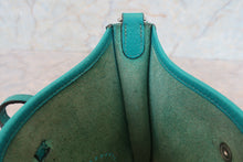 將圖片載入圖庫檢視器 HERMES/エルメス エブリンTPM トリヨンクレマンス ブルーパオン X刻印 ショルダーバッグ 700110052