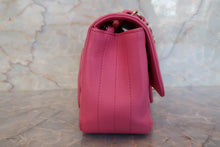 Load image into Gallery viewer, CHANEL  V-Stitch chain shoulder bag Lambskin Pink/Gold hadware Shoulder bag 700100046