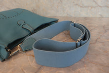 Load image into Gallery viewer, HERMES EVELYNE 3PM Clemence leather Blue jean □M Engraving Shoulder bag 800040064