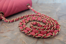 Load image into Gallery viewer, CHANEL  V-Stitch chain shoulder bag Lambskin Pink/Gold hadware Shoulder bag 700100046