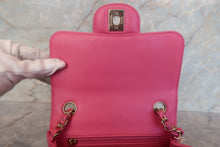 Load image into Gallery viewer, CHANEL  V-Stitch chain shoulder bag Lambskin Pink/Gold hadware Shoulder bag 700100046