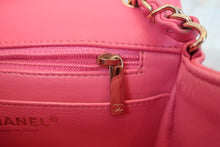 Load image into Gallery viewer, CHANEL  V-Stitch chain shoulder bag Lambskin Pink/Gold hadware Shoulder bag 700100046
