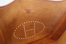 Load image into Gallery viewer, HERMES KELLY 28 Box carf leather Natural 〇X Engraving Shoulder bag 800040044