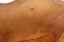 Load image into Gallery viewer, HERMES KELLY 28 Box carf leather Natural 〇X Engraving Shoulder bag 800040044