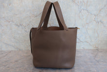 画像をギャラリービューアに読み込む, HERMES/エルメス ピコタンロックMM トリヨンクレマンス エトゥープ C刻印 ハンドバッグ 800030001