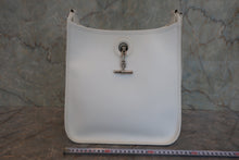 Load image into Gallery viewer, HERMES KELLY 28 Box carf leather Natural 〇X Engraving Shoulder bag 800040044