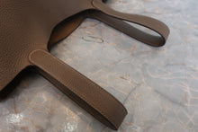 画像をギャラリービューアに読み込む, HERMES/エルメス ピコタンロックMM トリヨンクレマンス エトゥープ C刻印 ハンドバッグ 800030001