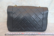 Load image into Gallery viewer, CHANEL Diana matelasse chain shoulder bag Lambskin Black/Gold hadware Shoulder bag 700120094