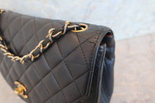 Load image into Gallery viewer, CHANEL Matelasse chain shoulder bag Lambskin Black/Gold hadware Shoulder bag 700090190