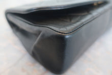 Load image into Gallery viewer, CHANEL Diana matelasse chain shoulder bag Lambskin Black/Gold hadware Shoulder bag 700120094