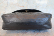 Load image into Gallery viewer, CHANEL Matelasse chain shoulder bag Lambskin Black/Gold hadware Shoulder bag 700090190