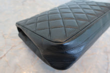 Load image into Gallery viewer, CHANEL Matelasse chain shoulder bag Lambskin Black/Gold hadware Shoulder bag 700090190